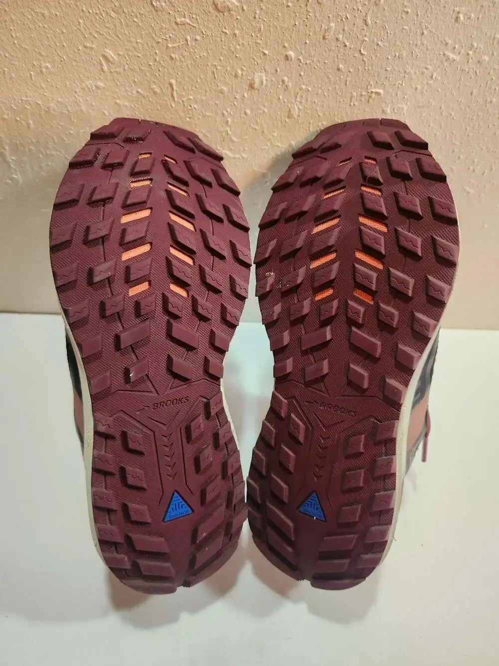 Brooks Cascadia 15 Size 9 Wide womens Black Pink Trail Running Shoes
